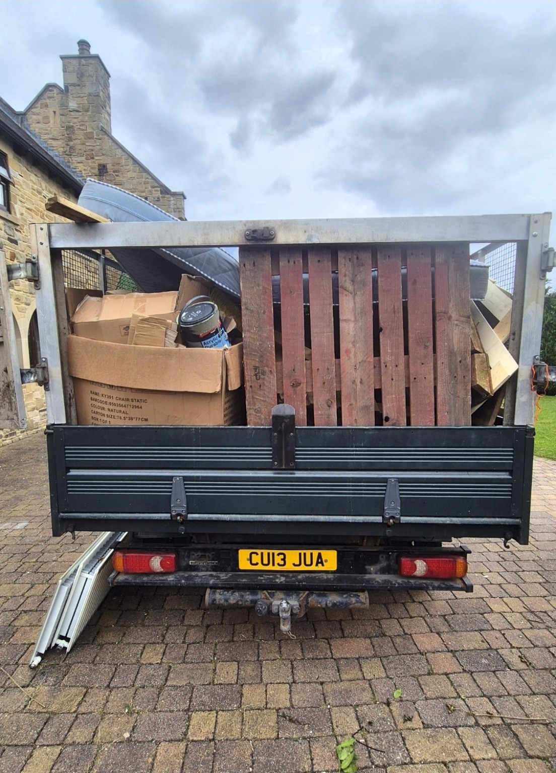 Fórsa tipper loaded for a property clearance